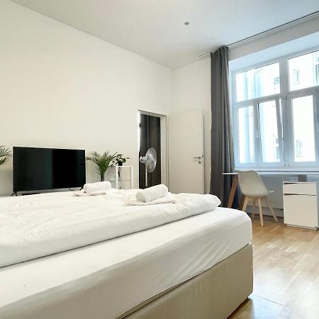 Cosy Residence At Famous Vienna Kutschkermarkt Exterior photo